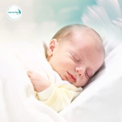 ما هي الوضعية السليمة لنوم الأطفال حديثي الولادة؟